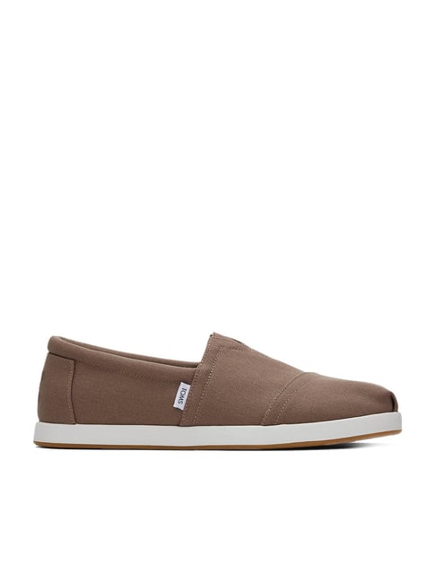 Mens toms classic slip on best sale casual shoe