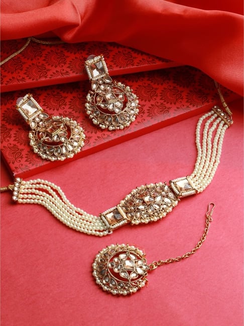 Swetha Renukumar in Diamond Choker Necklace Set, Big Pearl Necklace, Pearl  Earrings, & Earring Set, Necklace