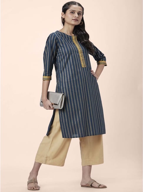 Rangmanch by Pantaloons Blue Embroidered Straight Kurta