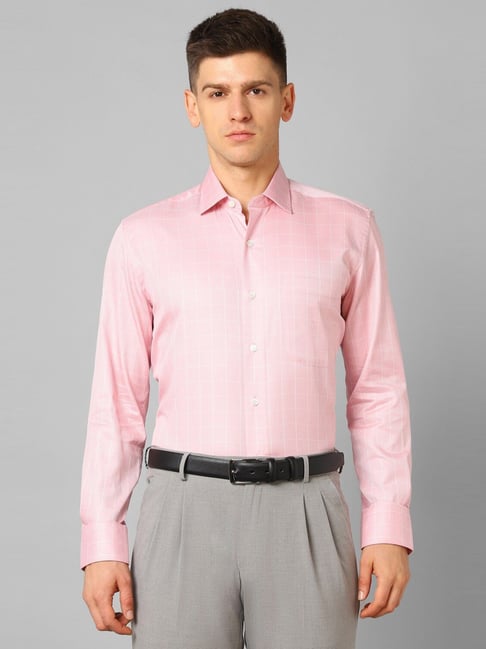Pink  Grey is that one colour combination that never goes wrong  Tell us  in comment section which are your   Pink shirt men Black trousers men Grey  pants men