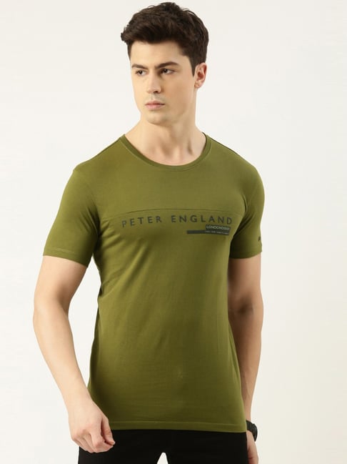 olive green t shirt with jeans