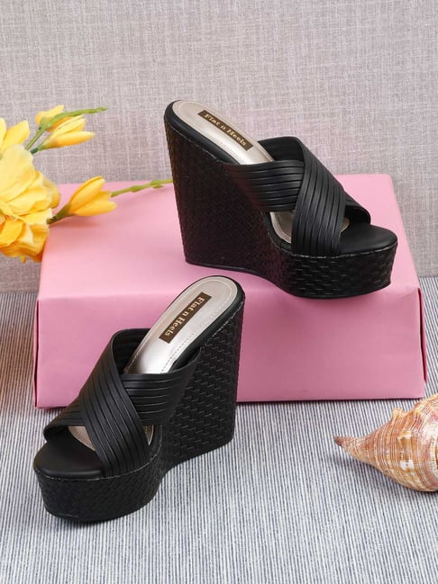 Buy HAUTE CURRY Black Polyurethane Slipon Womens Casual Wear Wedges Sandals  | Shoppers Stop