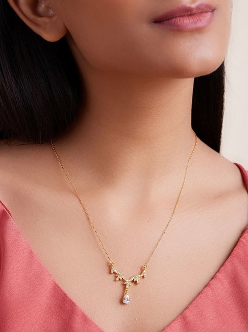 Maroon & Green Kemp V shape Gold motif Chocker Necklace Set by Nishna  Designs - Art Jewelry Women Accessories | World Art Community