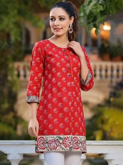 Ekaja Embellished Chanderi Silk Kurta Set in Red – EeshvaIndia
