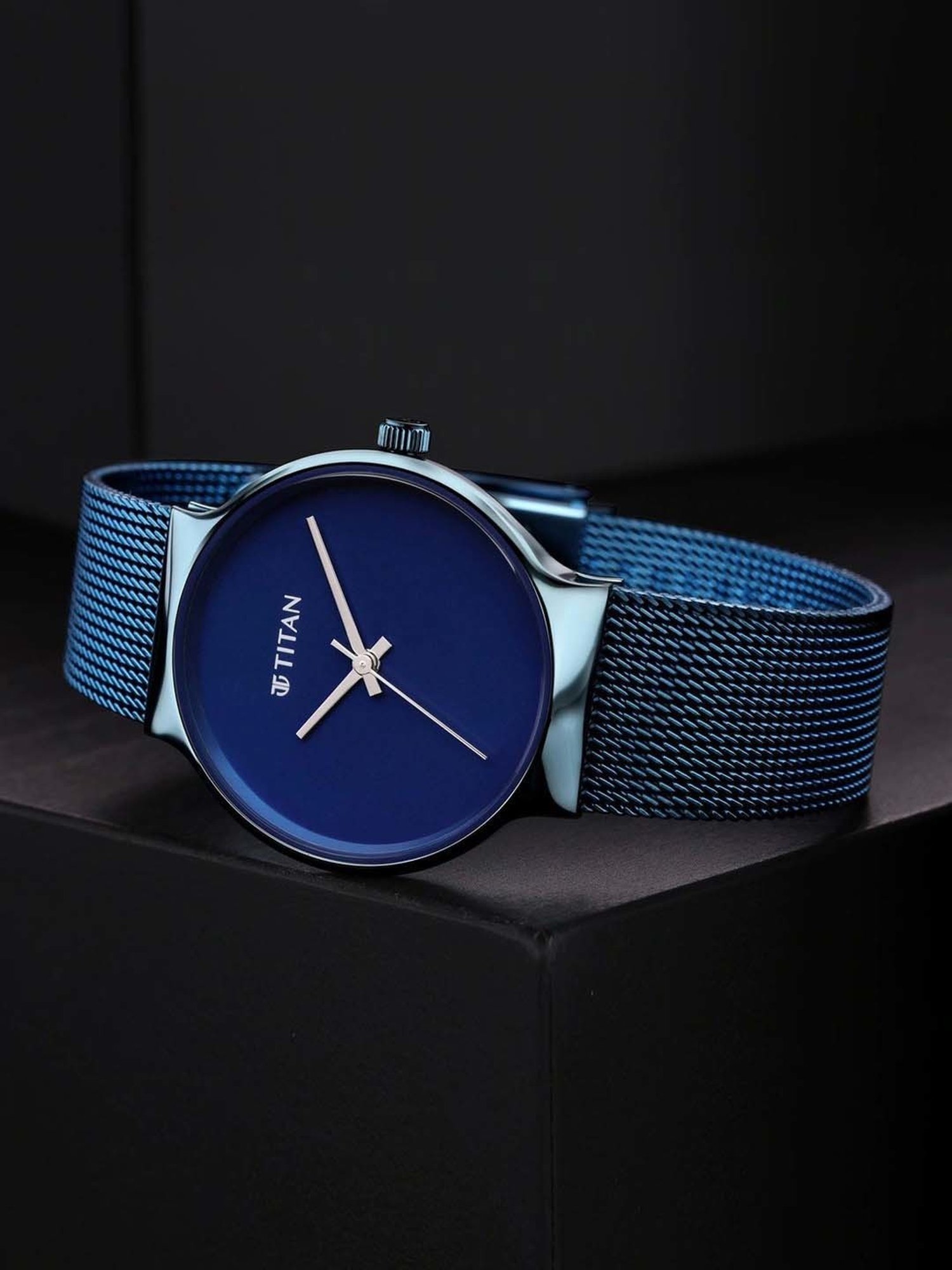 Titan best sale blue watch