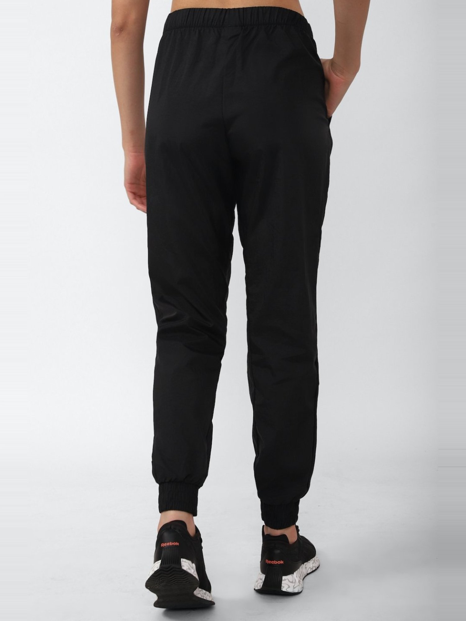 Buy Reebok Black Mid Rise WOR COMM Capri Tights for Women Online @ Tata CLiQ