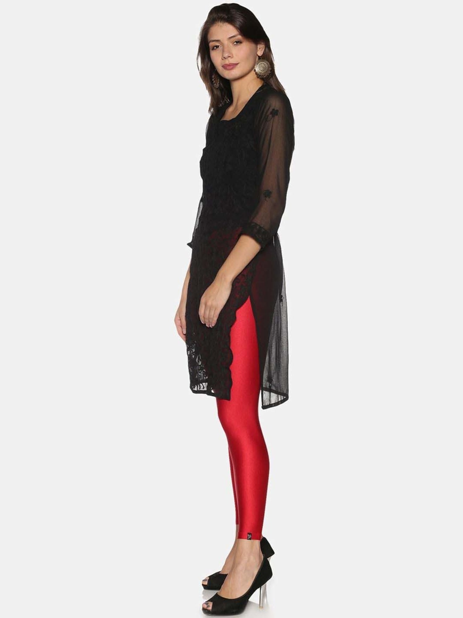 kurta with black leggings. Read more  http://fashionpro.me/7-kinds-bottoms-pair-womens-kurta | Kurti designs,  Desi fashion, Style