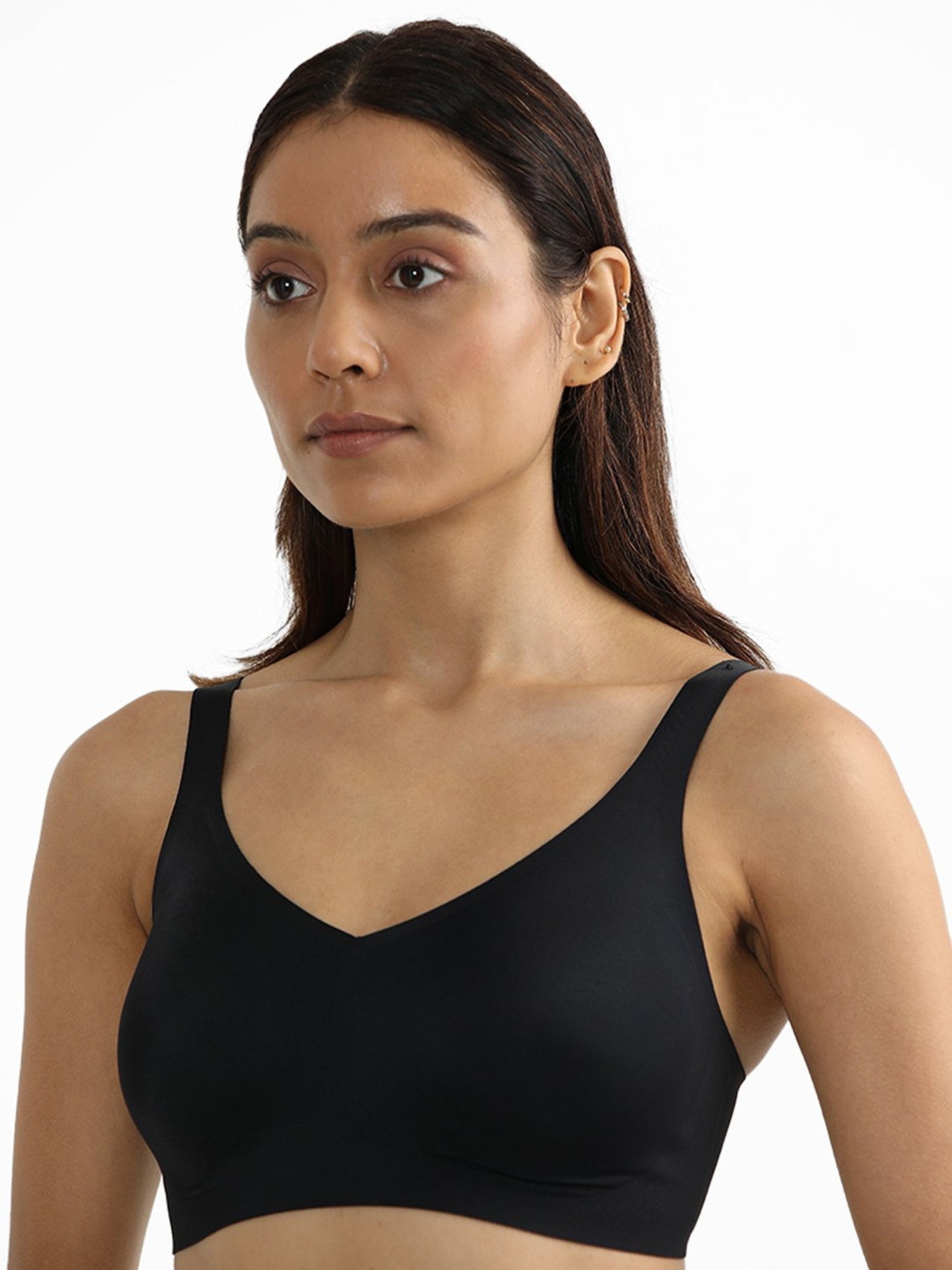 Wunderlove by Westside Black Padded Racerback Sports Bra Price in India,  Full Specifications & Offers
