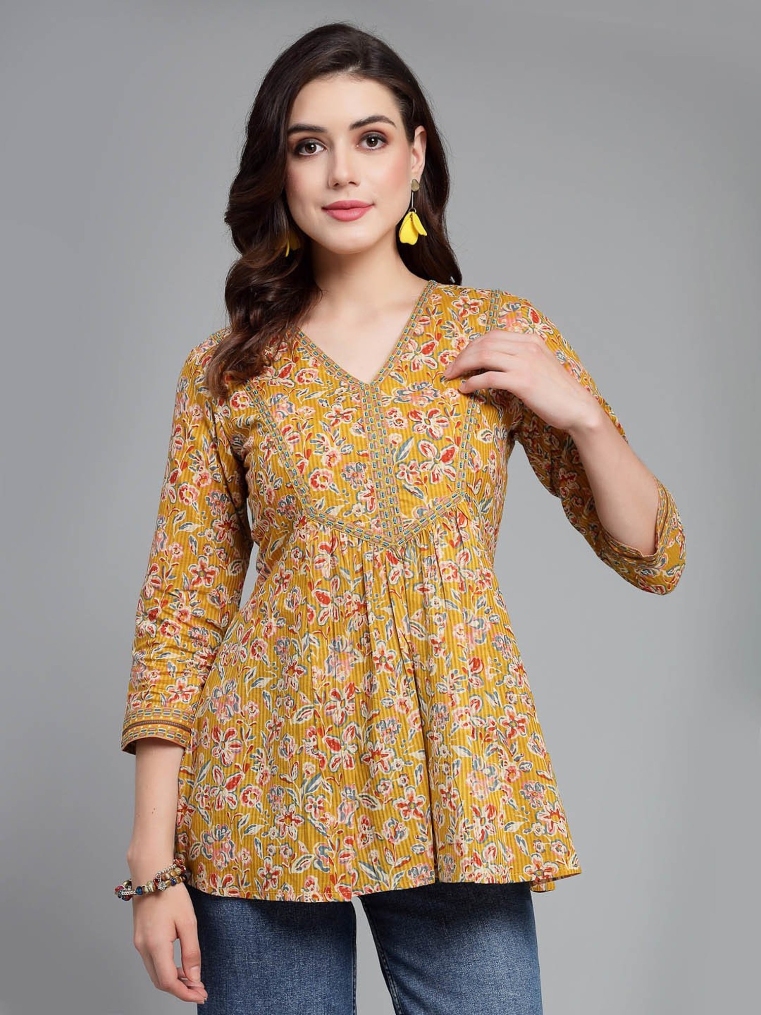 Buy online Yellow Printed A-line Kurti from Kurta Kurtis for Women by  Anubhutee for ₹499 at 71% off | 2024 Limeroad.com