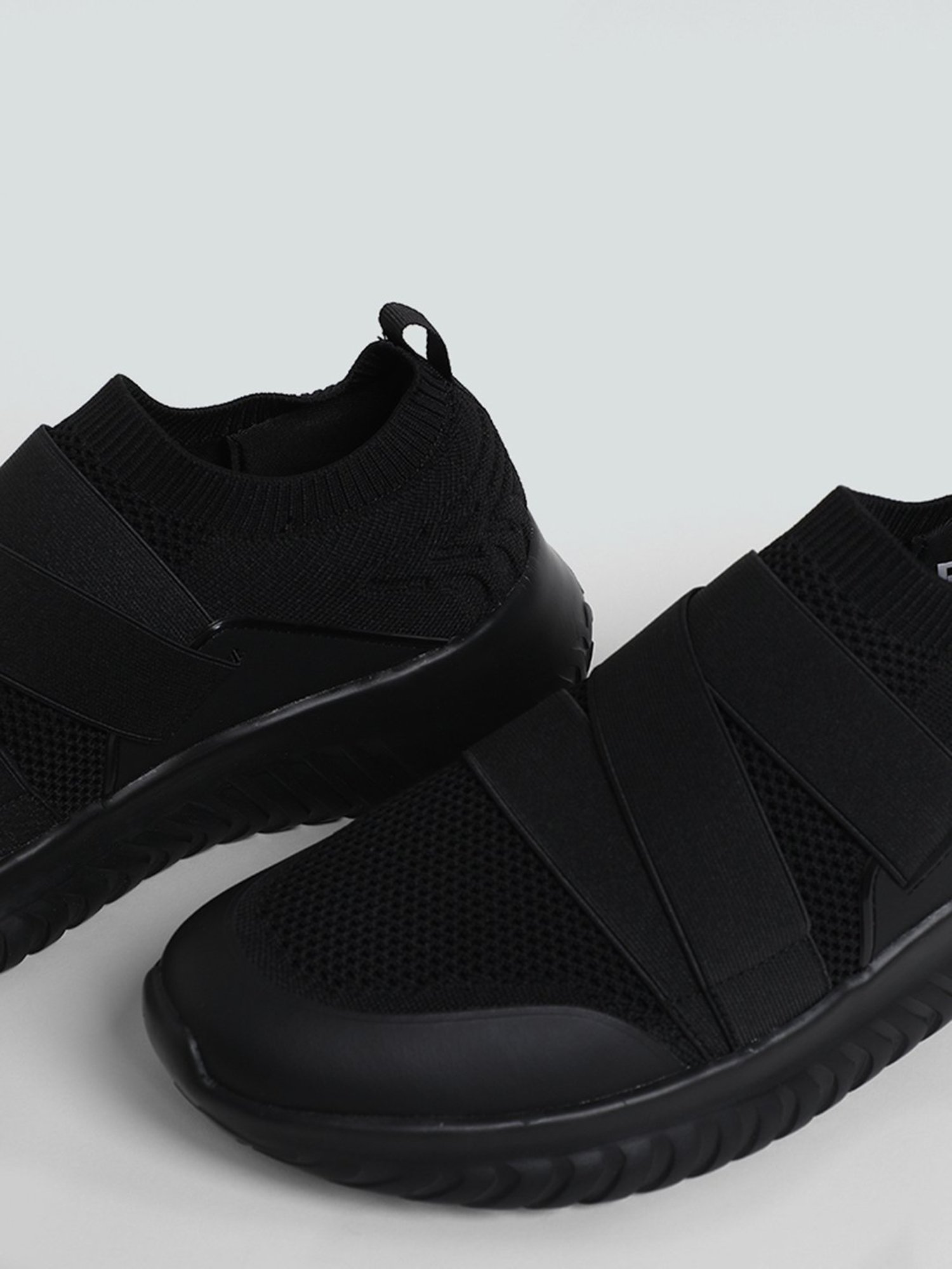 Buy Tiny Bugs Unisex Led Slip Ons Sneakers Black for Both (2-2Years)  Online, Shop at FirstCry.com - 15748218