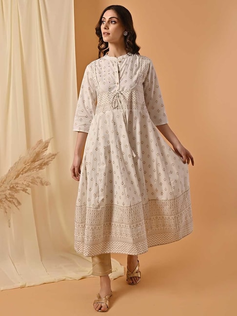 Buy online Women Boat Neck Printed Flared Kurta With Jacket from Kurta  Kurtis for Women by Ftdiva for 1249 at 58 off  2023 Limeroadcom