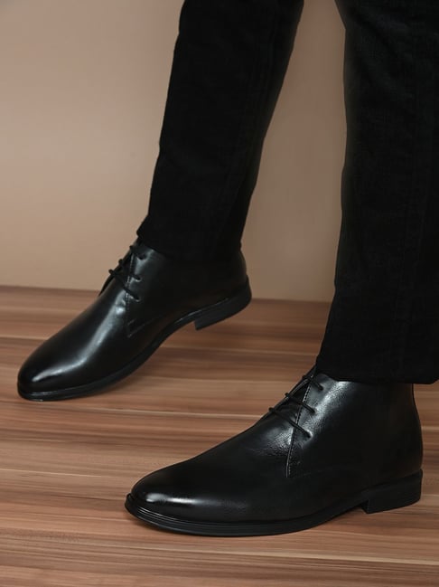 All black hot sale chukka boots