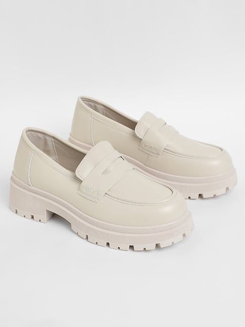 Buy LUNA BLU by Westside Ivory-Colored Chunky Loafers for Online @ Tata ...