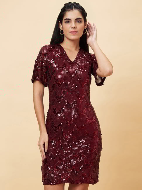 Globus Women Maroon V Neck Flared Sleeves Chevron Patterned