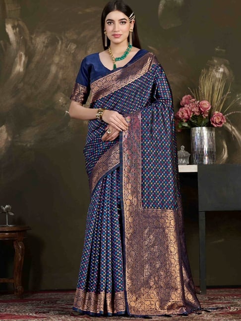 2023 Blue silk saree with contrast blouse designs, wedding blue saree  design ideas - YouTube