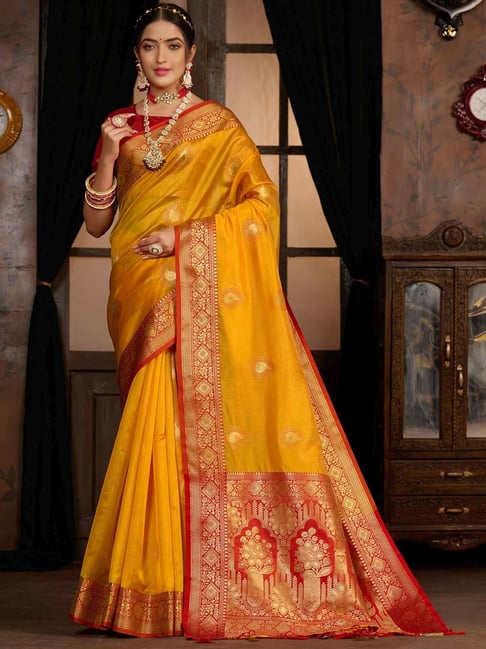 Golden Wedding Wear Silk Saree in Bangalore at best price by Mahaveer  Handlooms - Justdial