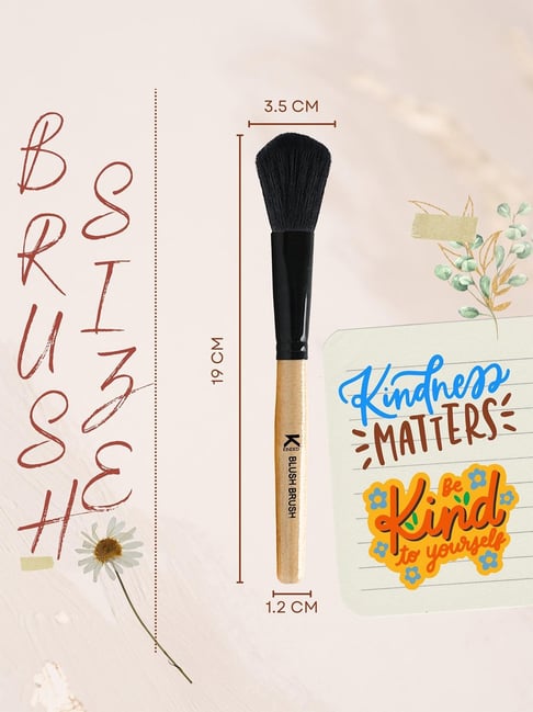KINDED Blush Makeup Brush with Natural Wooden Handle