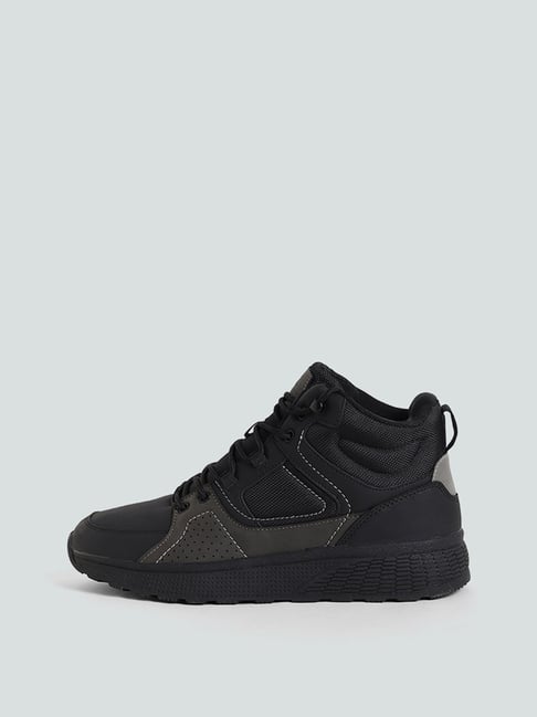 Soleplay deals black sneakers