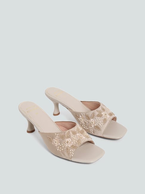 Beautiful Suede Floral Embroidery High Heels Fashion Sandals | Fashion high  heels, Fashion sandals, Heels