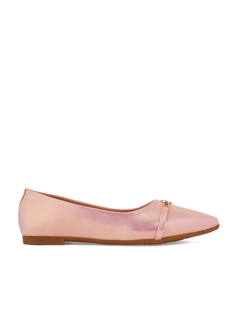 Nude pink 2024 flat shoes