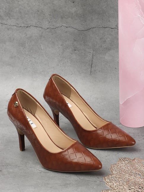 Buy Cole Haan Women Brown Grace Point Toe Textured Grand Leather Pumps -  NNNOW.com