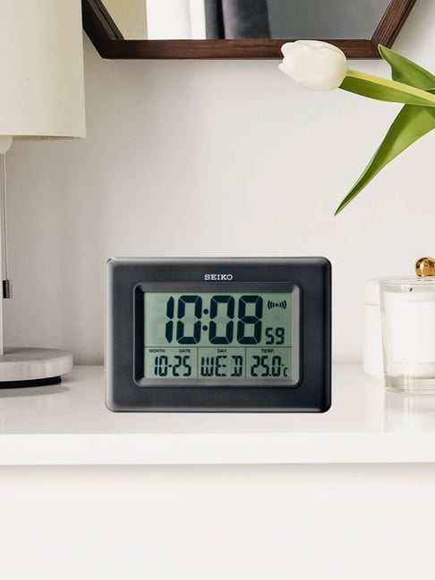 SEIKO elegant black plastic table clock-image-35