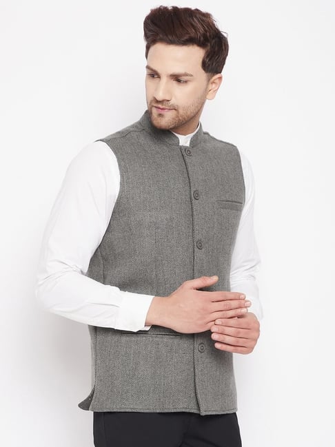 Sophisticated simplicity : Minimzo's black kurta, grey Nehru jacket  ensemble. #minimzo #blackkurta #nehrujacket #indianwear… | Instagram