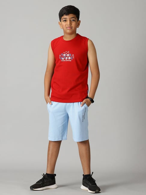 Blue shorts best sale red shirt