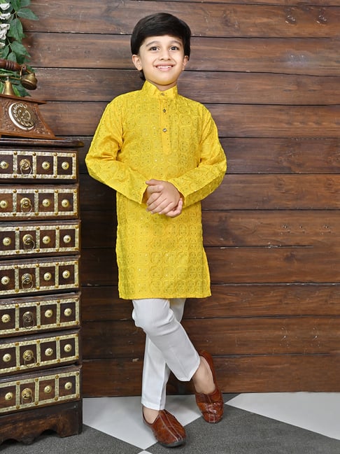 Boys best sale yellow pyjamas