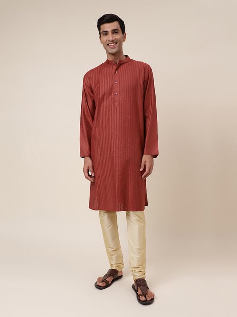 Fabindia deals maroon kurta