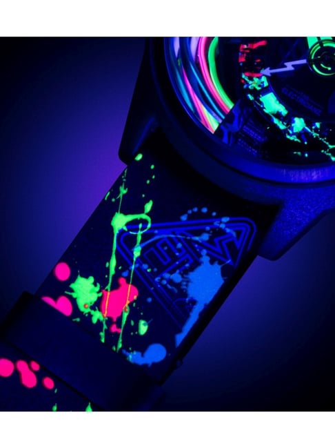 Glowing neon line Wrist watch icon isola... | Stock Video | Pond5