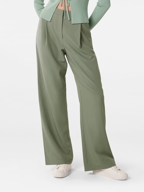 Relaxed Fit High Waisted Pleated Pants