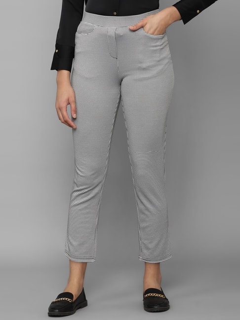 Buy Men Grey Slim Fit Textured Casual Trousers Online - 320082 | Allen Solly