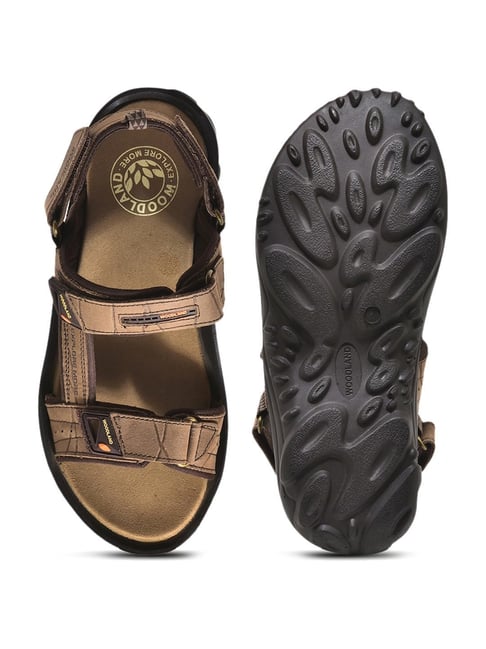 5% OFF on Sparx Black Floater Sandals on Snapdeal | PaisaWapas.com