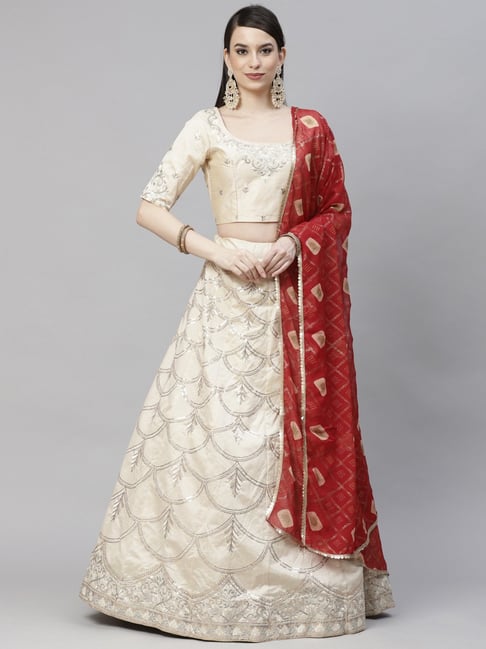 25 Bold Brides Who Wore White Wedding Lehenga for their Wedding | Indian  wedding outfits, Indian bridal outfits, Best indian wedding dresses