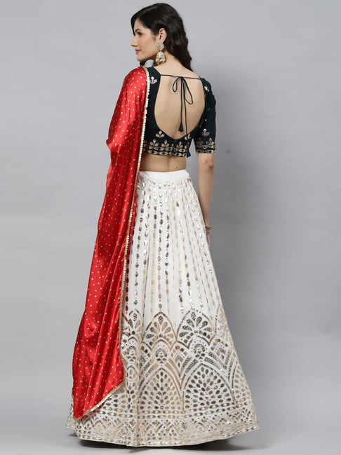 White Lehenga Cholis: Buy Latest Indian Designer White Lehenga Cholis  Online - Utsav Fashion