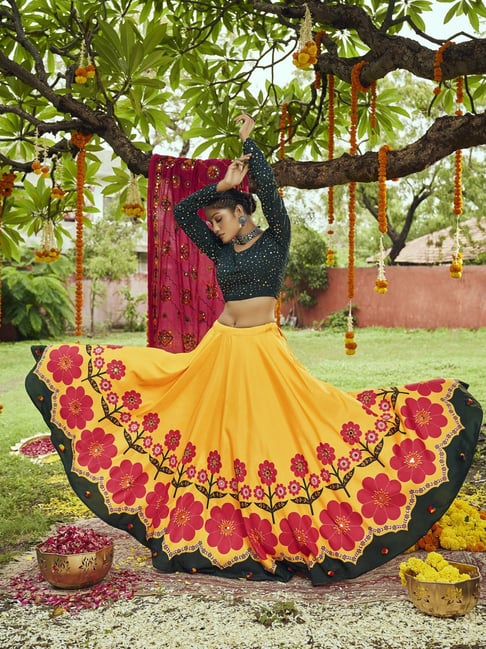 Buy Pink Cotton Yellow Boti Net Lehenga with Choli Boti Net Dupatta for  Girls Online