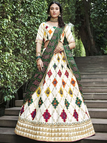 Buy HALFSAREE STUDIO Women Red and Green Embroidered Banarasi Silk and Net  Lehenga Choli with Dupatta Online at Best Prices in India - JioMart.