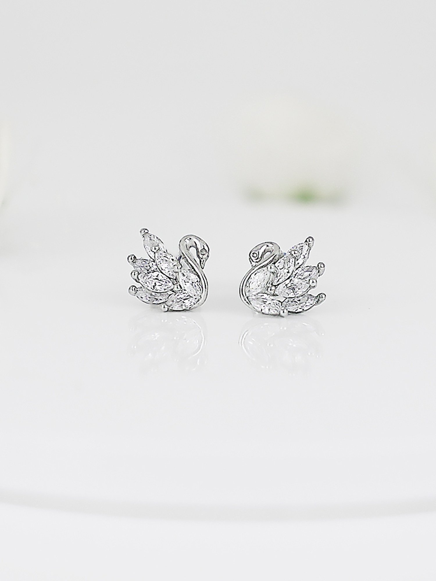 GIVA 925 Silver Shining Swan Stud Earrings