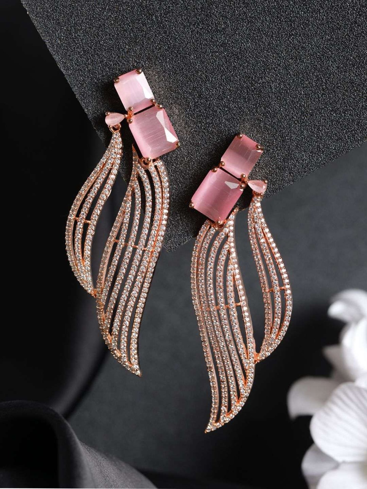 SHYLA NAOMI SOFT PINK GOLD EARRING — Peacock & May