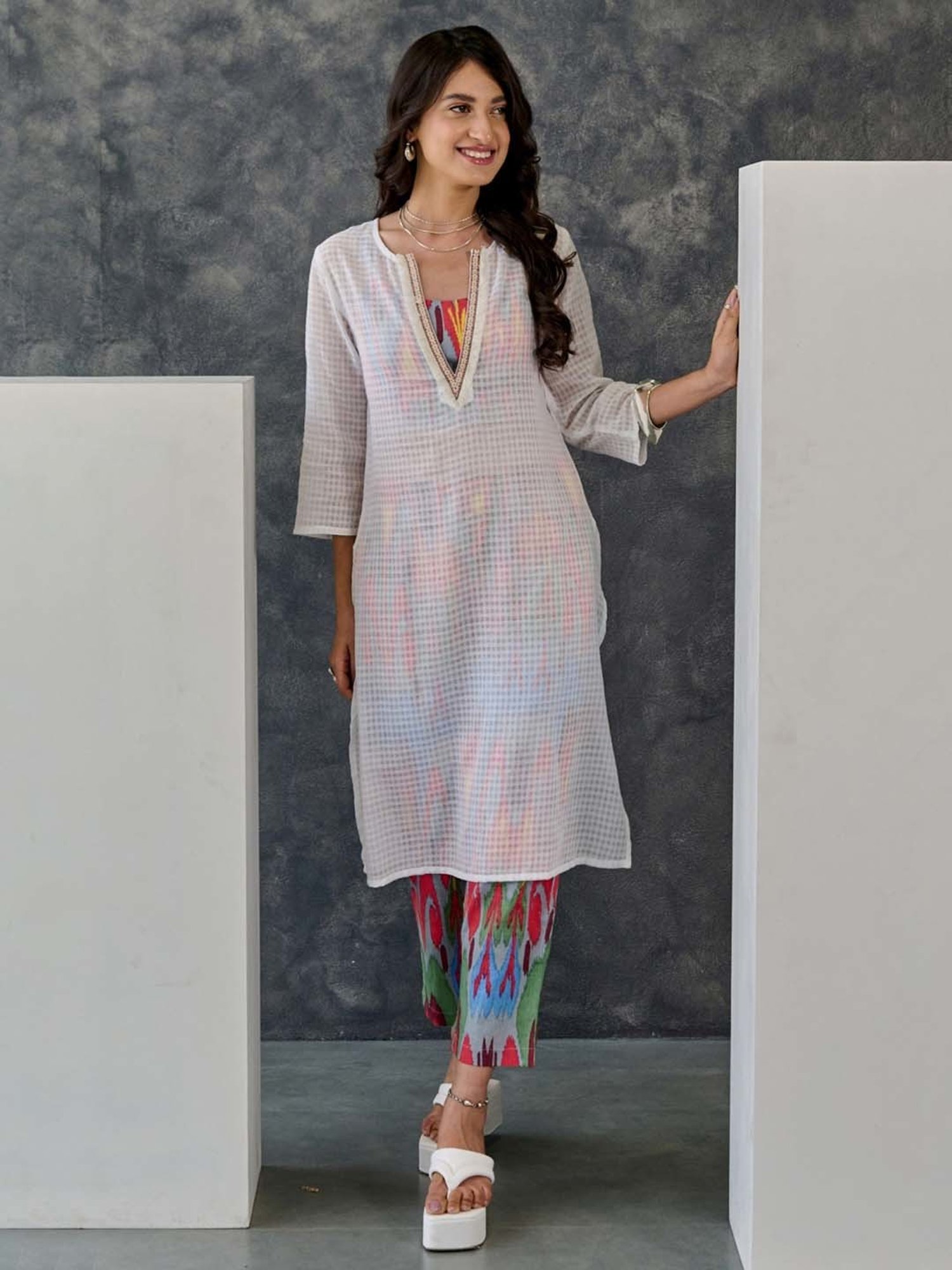 Buy Gulaal Joy Grey Ikat Print Kurta Pant Set With Bralette for