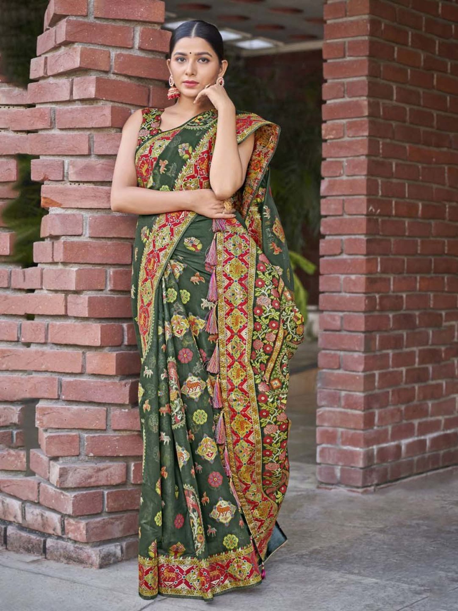 Buy Dark Green Cotton Silk Wedding Wear Saree With Blouse for Women Online  @ Tata CLiQ Luxury