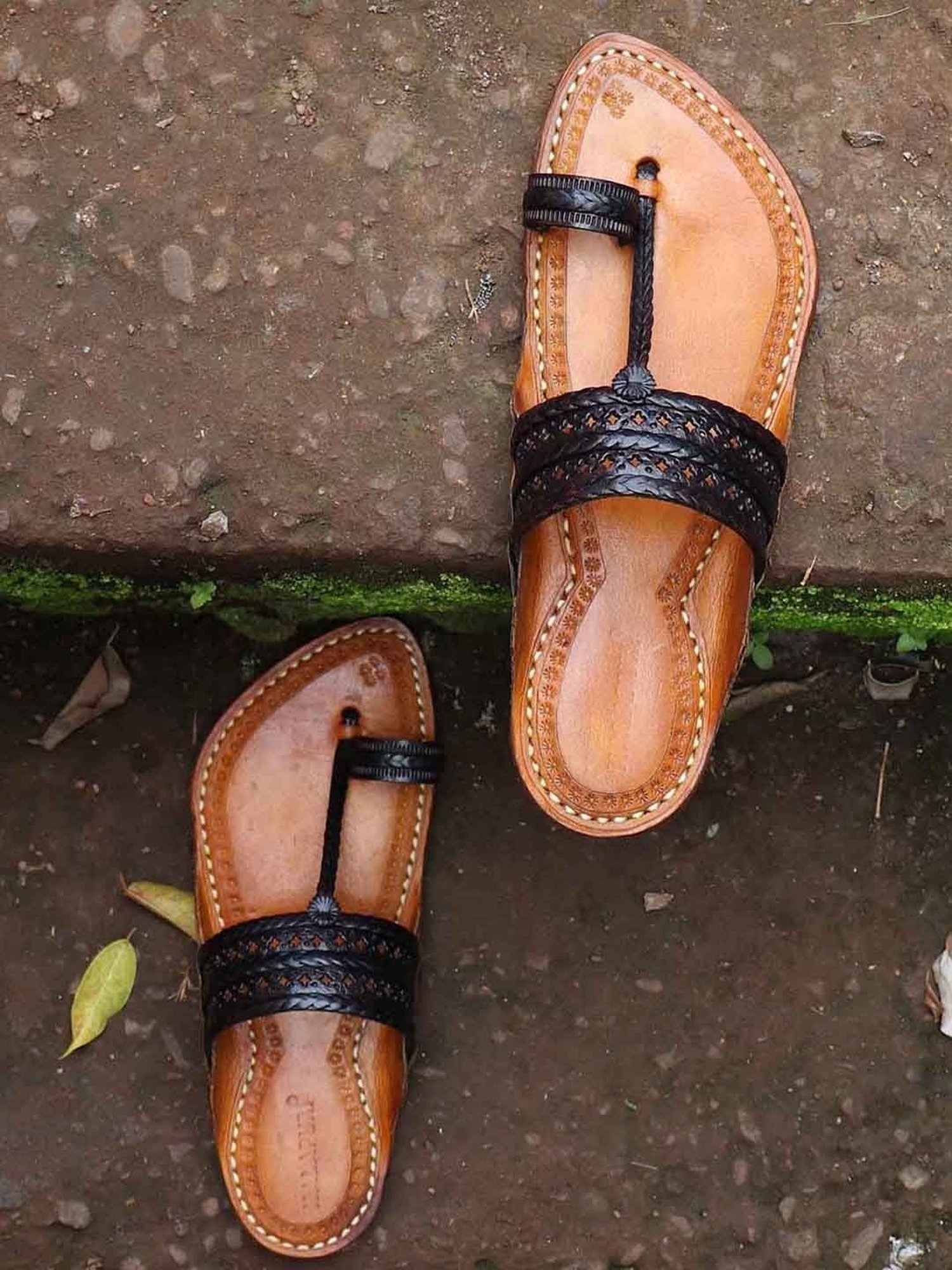 Buy Kalapuri Men s Black Kolhapuri Sandals for Men at Best Price