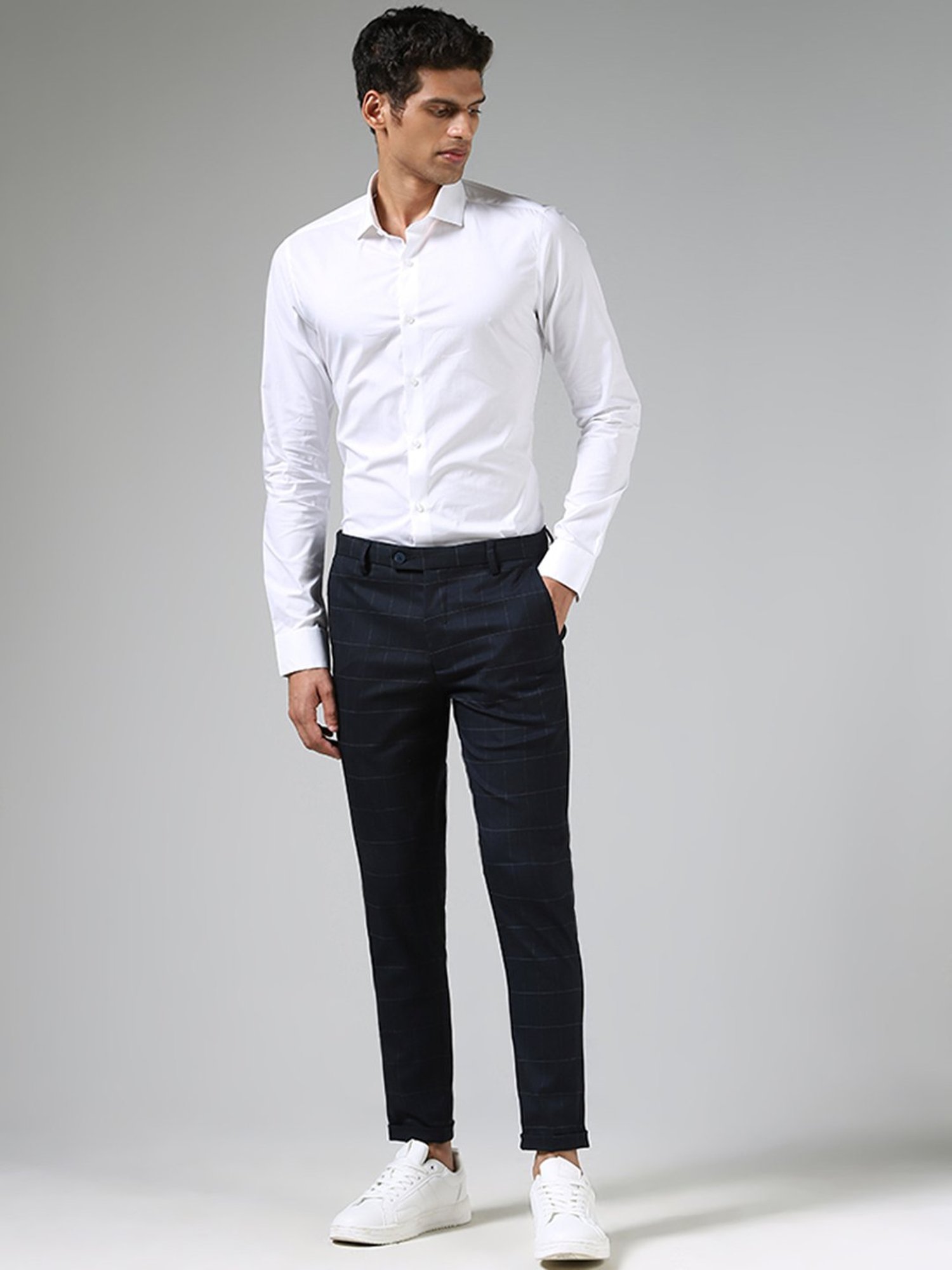 Buy WES Formals Black Relaxed Fit Trousers Online - Westside