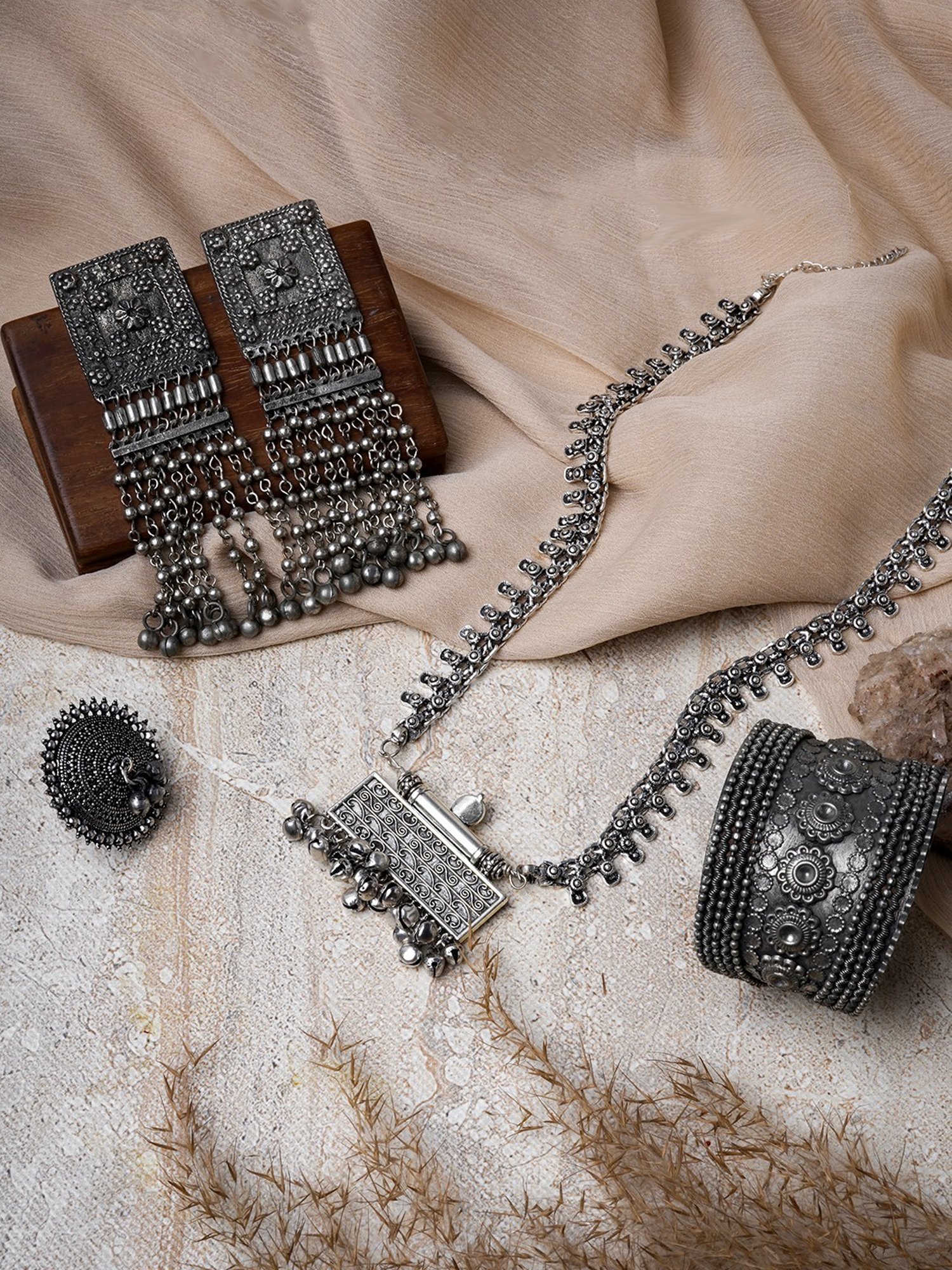 TSJ×HAKU BLACK×SILVER Buy Teejh Ethnic Double Cylindrical Silver Oxidized Charm