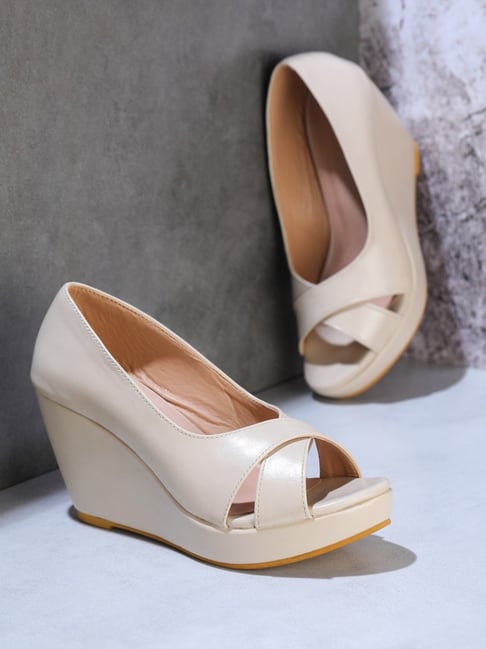 Cream wedges closed online toe