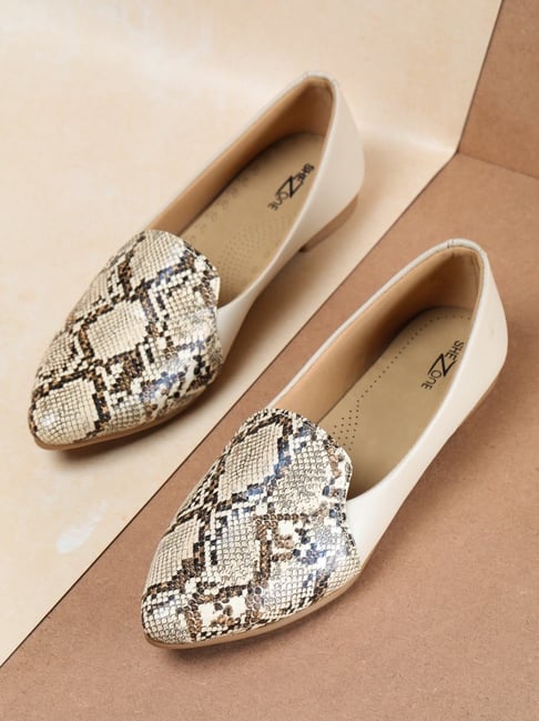 Womens hot sale cream flats