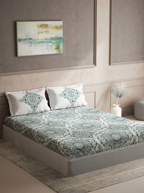 DDecor Ethnic Green 136 TC Cotton King Bedsheet with 2 Pillow Covers