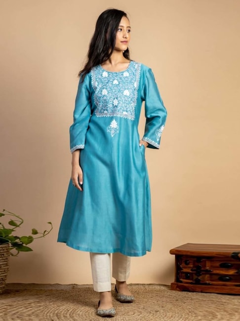 Buy Chanderi Silk Kurtas for Women Online at the Best Price | Libas