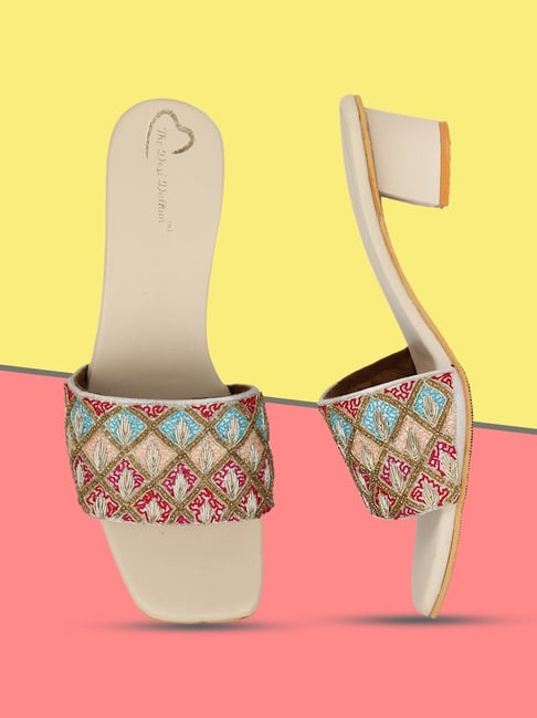 Dulhan discount sandal design